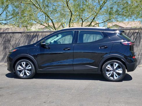 Used 2022 Chevrolet Bolt EUV LT w/ Convenience Package FWD image 5
