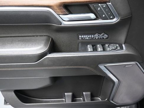 Used 2022 Chevrolet Silverado 1500 High Country w/ High Country Premium Package image 13