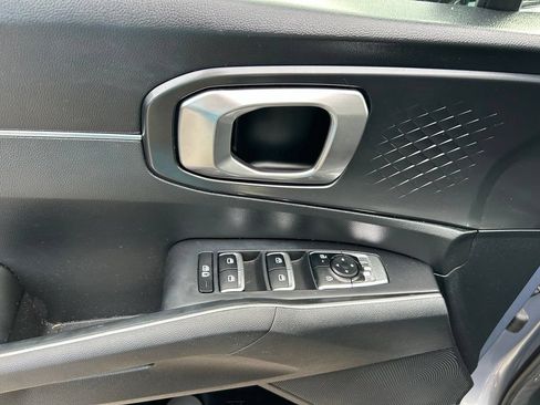 Used 2024 Kia Sorento S w/ Panoramic Sunroof Package FWD image 19