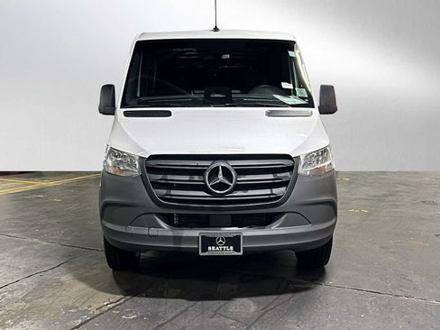 Used 2025 Mercedes-Benz Sprinter 2500 image 8