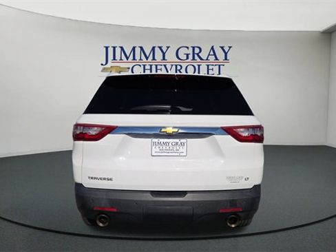 Used 2018 Chevrolet Traverse LT image 4