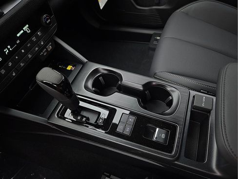 New 2026 Subaru Outback Limited AWD/4WD image 21