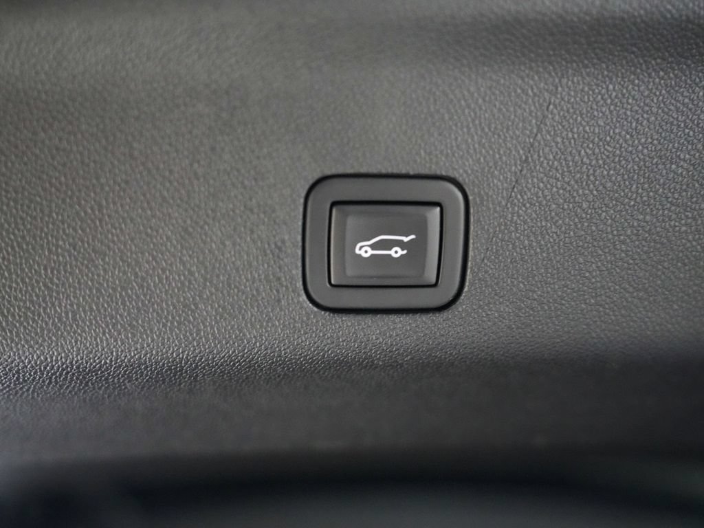 Used 2024 GMC Yukon XL SLT w/ SLT Luxury Package AWD/4WD image 44
