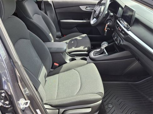 Used 2022 Kia Forte LXS image 17