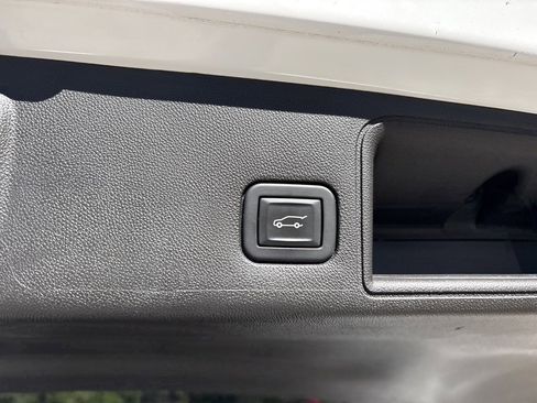 Used 2020 GMC Terrain SLT w/ Preferred Package image 11