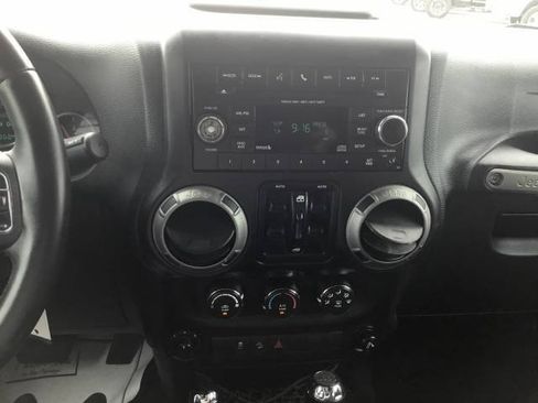 Used 2016 Jeep Wrangler Unlimited Sport w/ Quick Order Package 24S AWD/4WD image 17