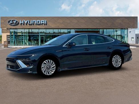 New 2025 Hyundai Sonata SEL FWD image 2