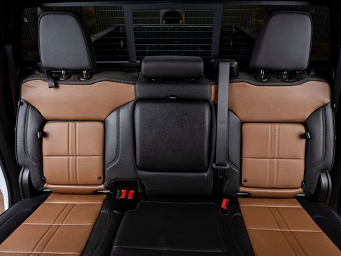 Used 2024 Chevrolet Silverado 3500 High Country w/ High Country Premium Package image 34