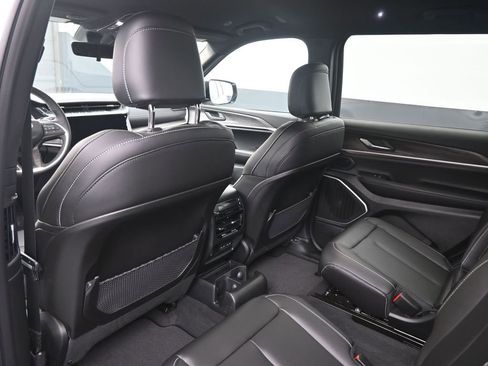 New 2026 Jeep Grand Cherokee L Limited image 23