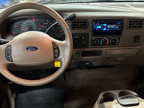 Used 2004 Ford F350 Lariat image 12