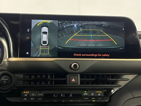 Used 2025 Toyota Crown Platinum image 19