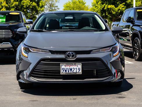 Used 2026 Toyota Corolla LE w/ LE Premium Package FWD image 2