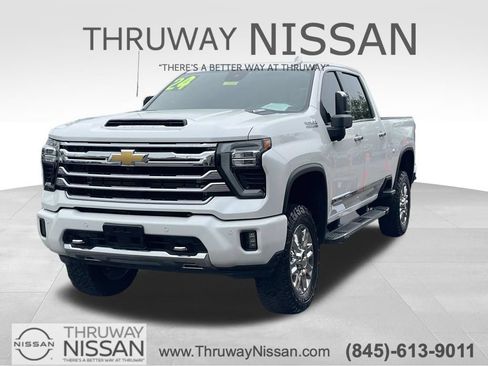 Used 2024 Chevrolet Silverado 2500 High Country w/ Technology Package AWD/4WD image 1