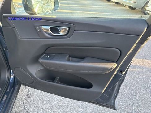 Certified 2023 Volvo XC60 B5 Plus image 4