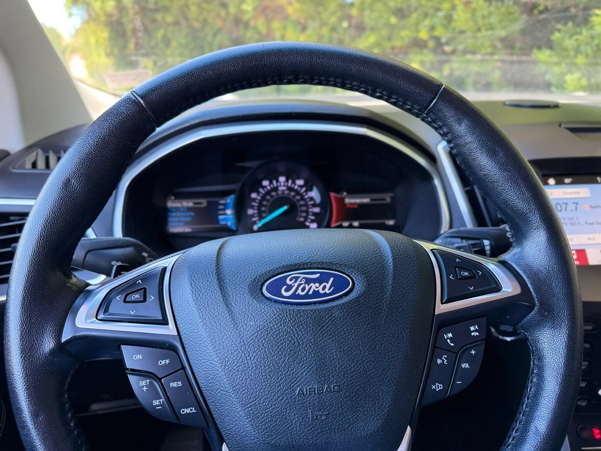 Used 2018 Ford Edge Titanium FWD image 39