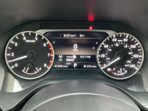 Used 2022 Nissan Rogue SV image 12