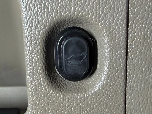 Used 2015 Chevrolet Suburban LT w/ Max Trailering Package RWD image 17