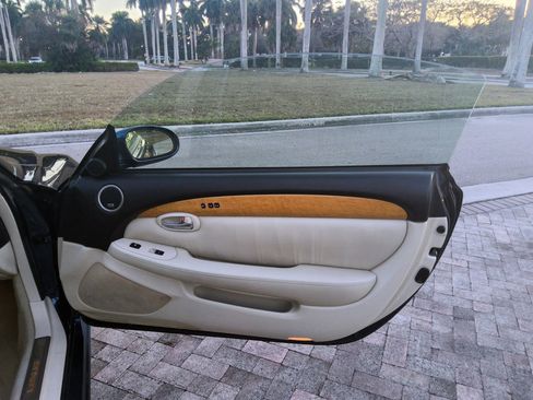 Used 2004 Lexus SC 430 SC 430 Convertible 2D image 42