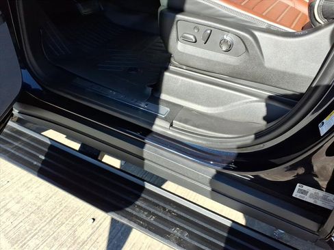 Used 2024 GMC Yukon Denali Ultimate image 16