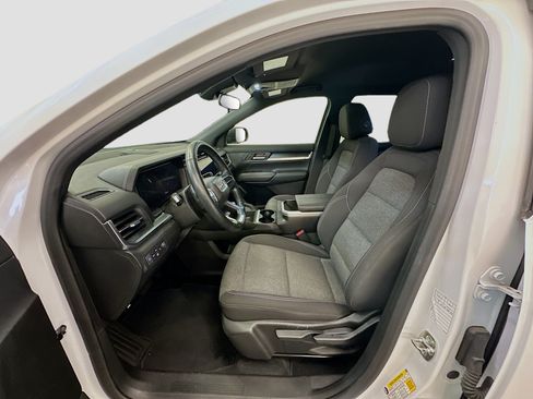 Used 2025 GMC Terrain Elevation AWD/4WD image 13