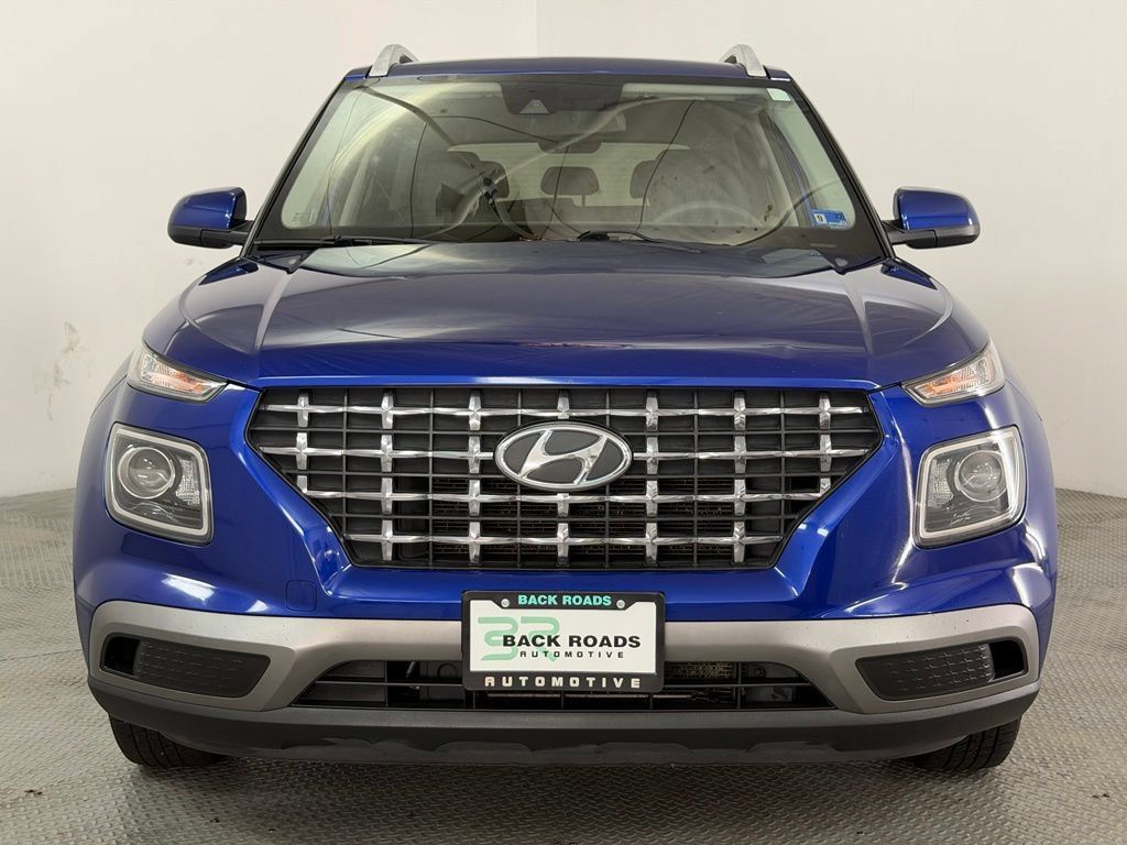Used 2020 Hyundai Venue SEL FWD image 2