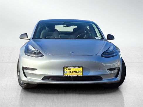 Used 2018 Tesla Model 3 Long Range image 2