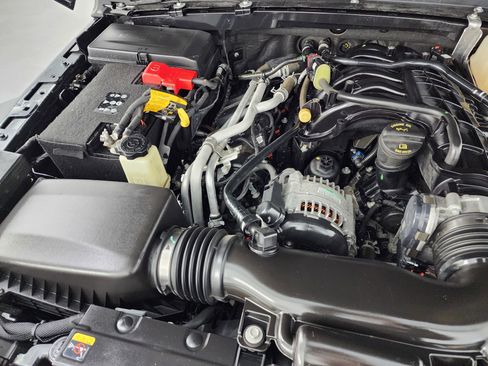 Used 2022 Jeep Wrangler Unlimited Sport image 17