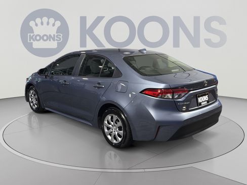 Used 2025 Toyota Corolla LE FWD image 4