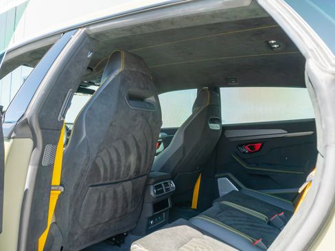 Used 2024 Lamborghini Urus Performante AWD/4WD image 48