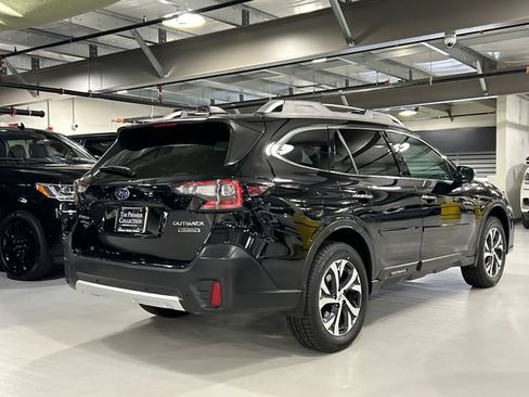 Certified 2022 Subaru Outback Touring AWD/4WD image 2