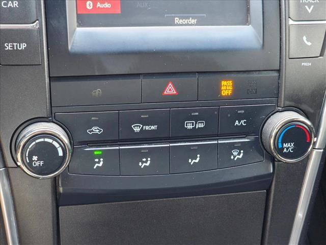 Used 2016 Toyota Camry SE FWD image 29
