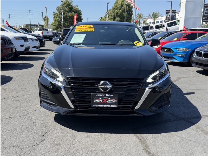 Used 2023 Nissan Altima 2.5 SV FWD image 2