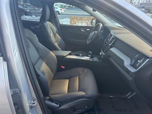 Used 2025 Volvo XC60 B5 Plus AWD/4WD image 15