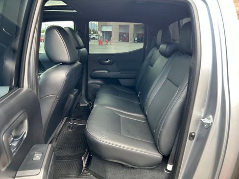 Certified 2021 Toyota Tacoma TRD Sport w/ TRD Premium Sport Package AWD/4WD image 24