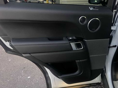 Used 2019 Land Rover Range Rover Sport HSE image 19