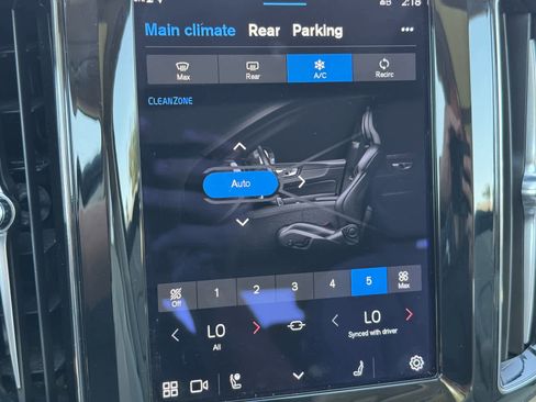 Used 2023 Volvo XC60 B5 Ultimate w/ Climate Package image 24