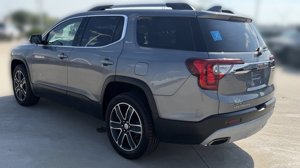 Used 2022 GMC Acadia SLT w/ Technology Package FWD image 3