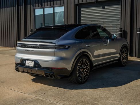 Used 2026 Porsche Cayenne GTS image 10