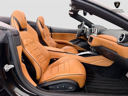 Used 2015 Ferrari California T RWD image 30