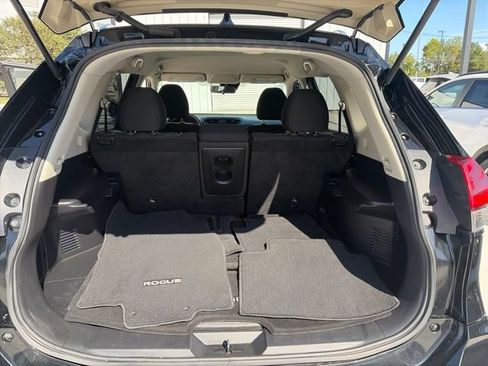 Used 2019 Nissan Rogue S w/ Special Edition Package FWD image 10