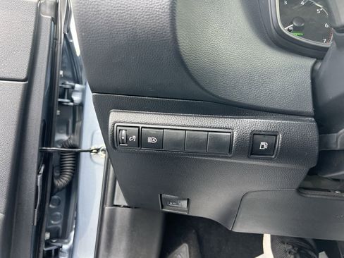 Used 2023 Toyota Corolla LE image 28