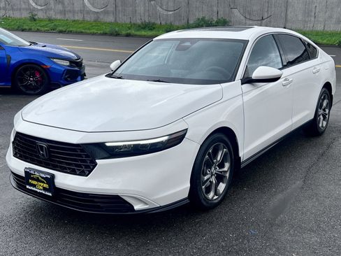 Used 2023 Honda Accord EX image 9