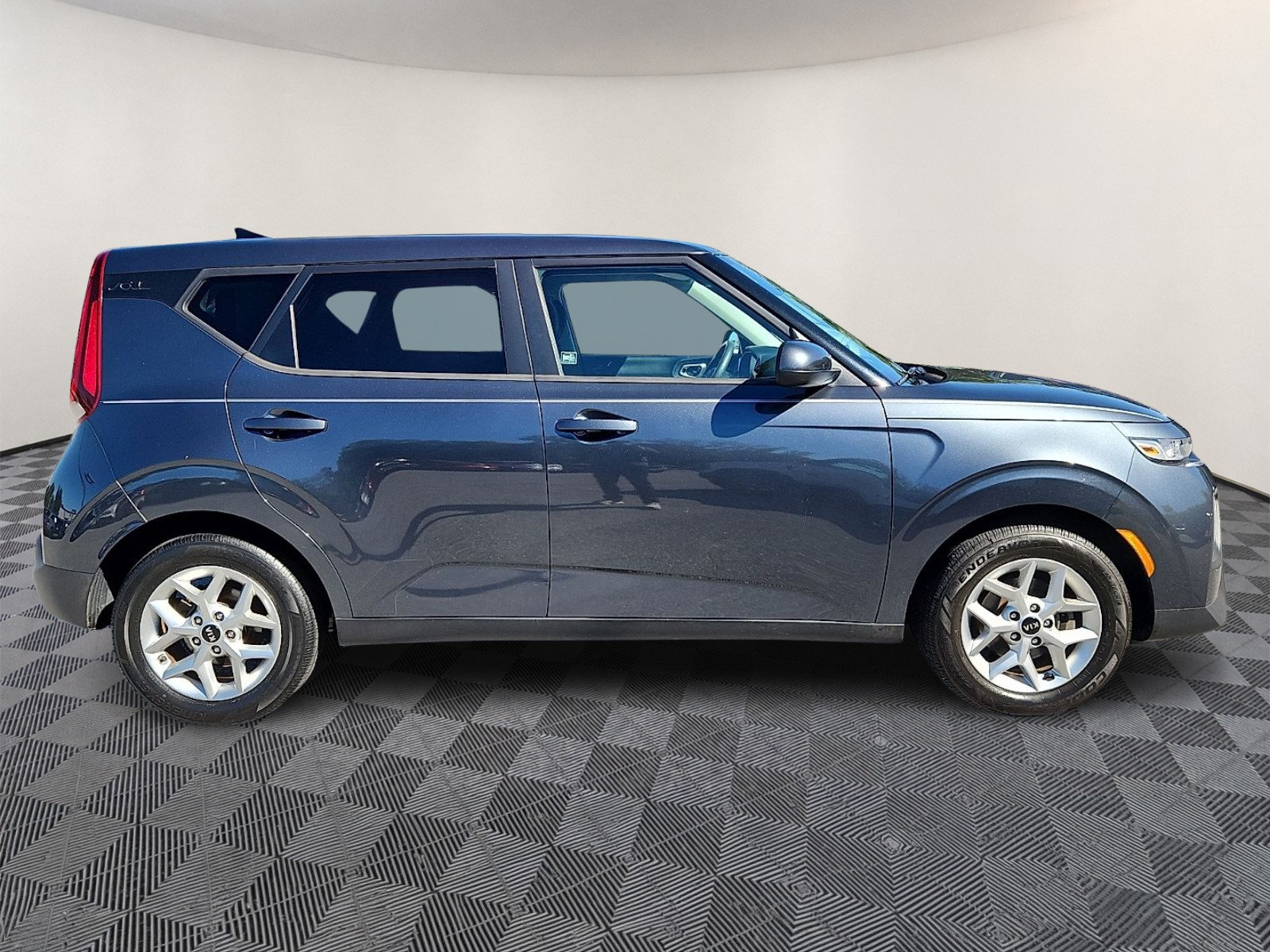 Used 2020 Kia Soul S FWD image 7