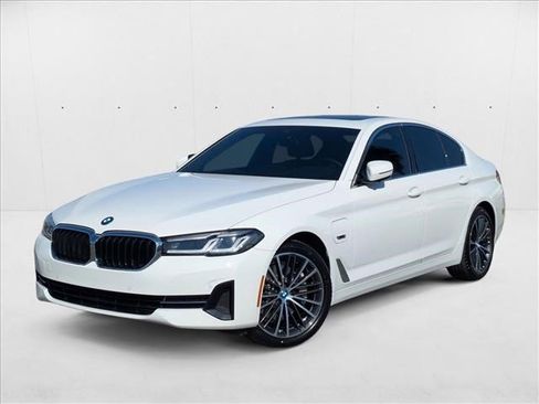Certified 2023 BMW 530e w/ Convenience Package image 1
