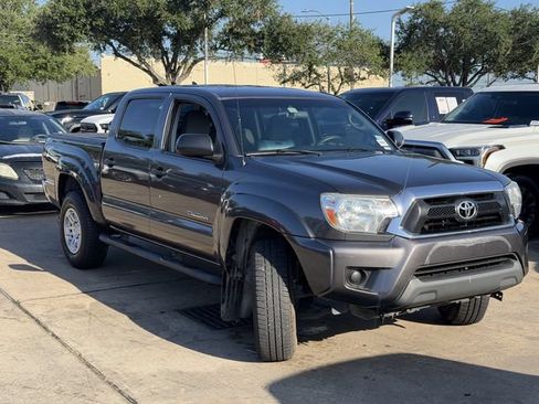 Used 2015 Toyota Tacoma PreRunner w/ SR5 Package RWD image 3