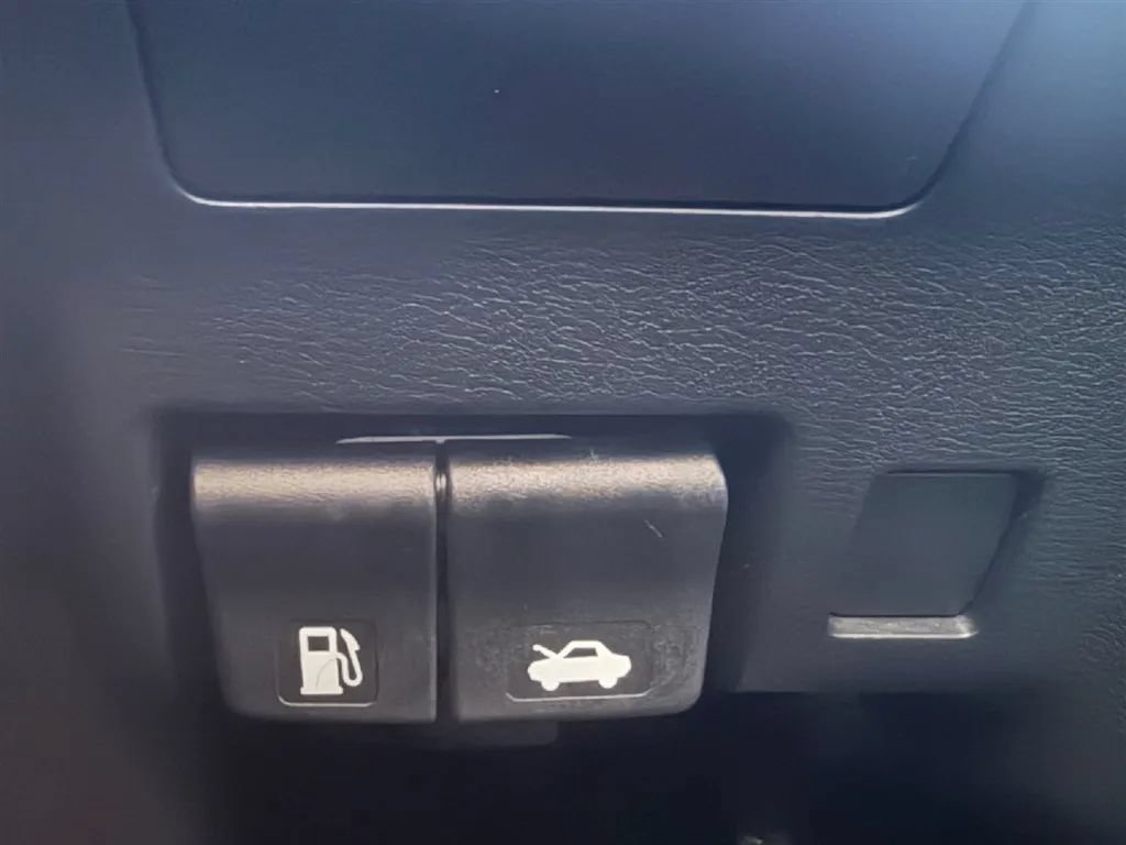 Used 2020 Nissan Murano SV FWD image 20