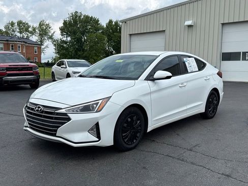Used 2020 Hyundai Elantra SE w/ Cargo Package (C1) FWD image 3