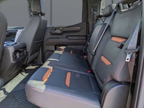 Used 2023 GMC Sierra 1500 AT4 w/ Technology Package image 13