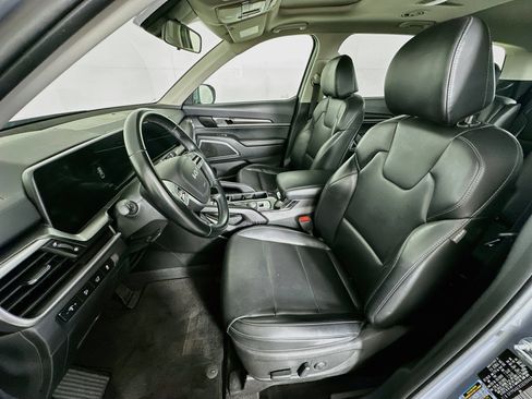 Used 2025 Kia Telluride S FWD image 13