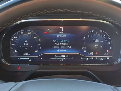 Used 2024 Chevrolet Suburban LT image 28